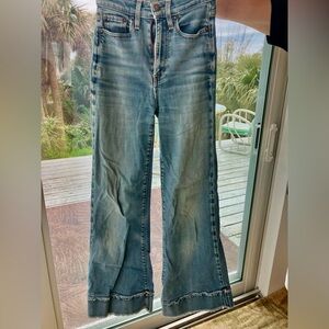 Alice and Olivia Women's Blue Flared Jeans!